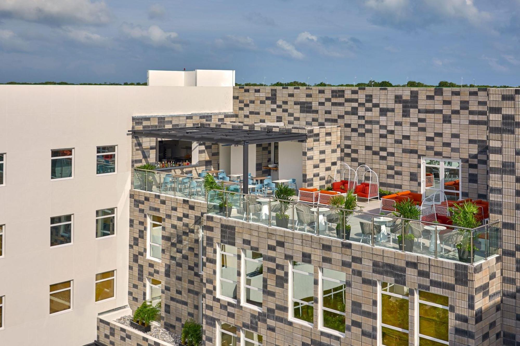City Express Plus By Marriott Cancun Aeropuerto Riviera Εξωτερικό φωτογραφία