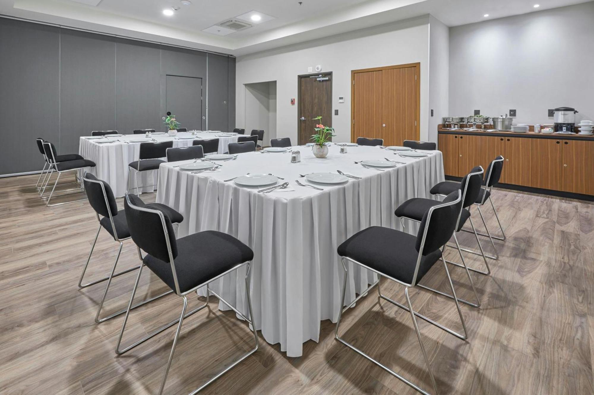 City Express Plus By Marriott Cancun Aeropuerto Riviera Εξωτερικό φωτογραφία