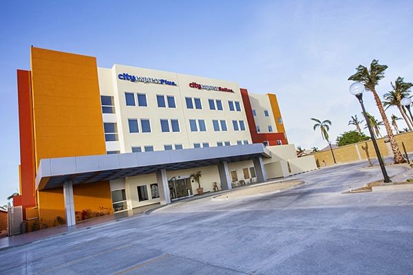 City Express Plus By Marriott Cancun Aeropuerto Riviera Εξωτερικό φωτογραφία